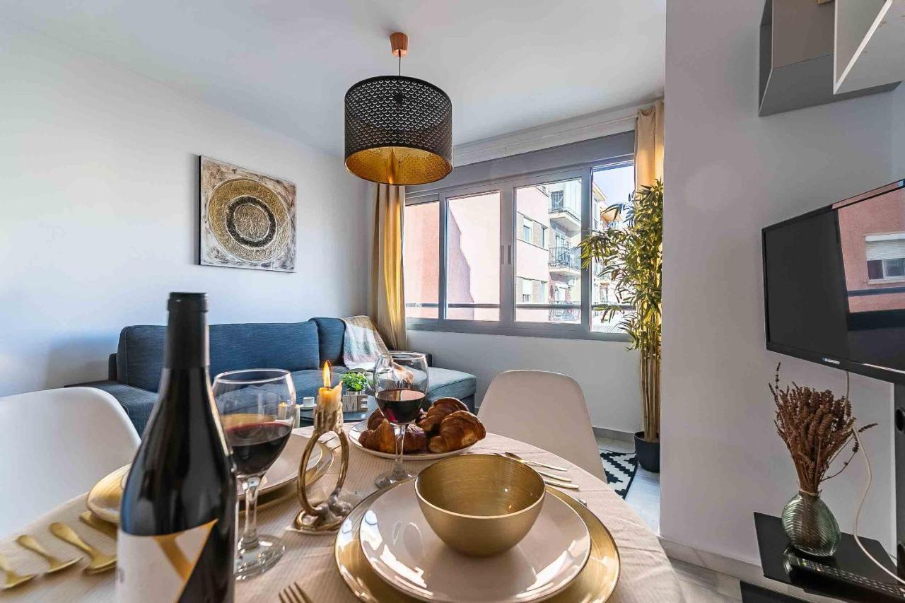 Carlos Haya Beautiful Apartment With Parking Малага Экстерьер фото
